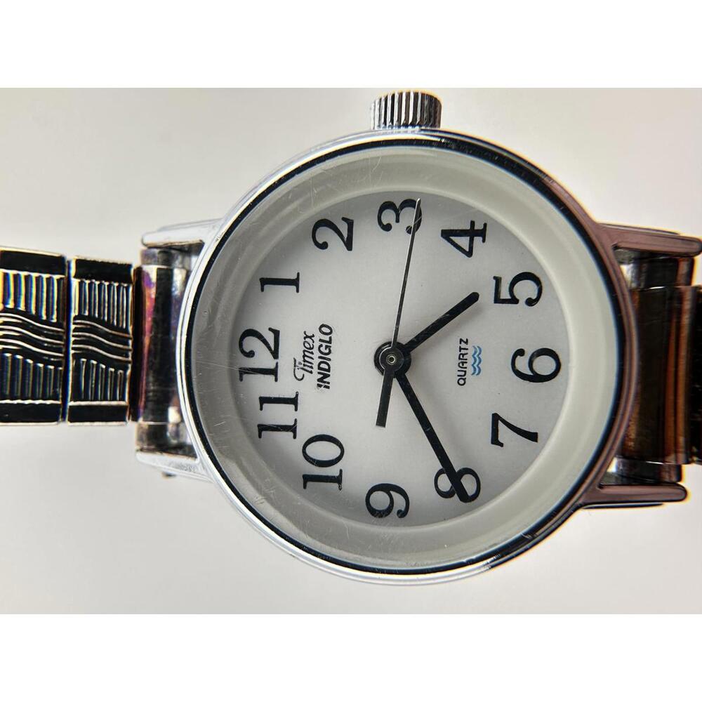 Vintage Timex Indiglo Women’s Quartz Watch Silver Dial 23mm